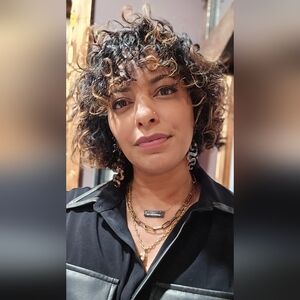 Meet your Posher, Gina